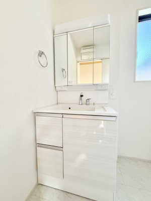 ʑEʏ 邢ʏ͖̎yłႢł