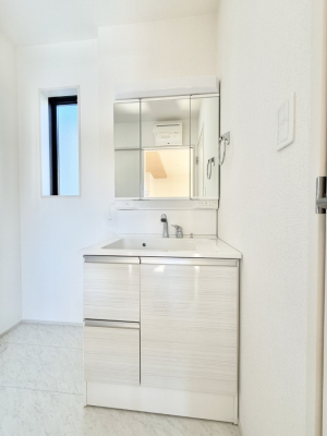 ʑEʏ Ƒ݂Ȃg₷zuł