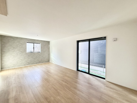 ���r���O ���������S�n�̂����A���z�̃��r���O