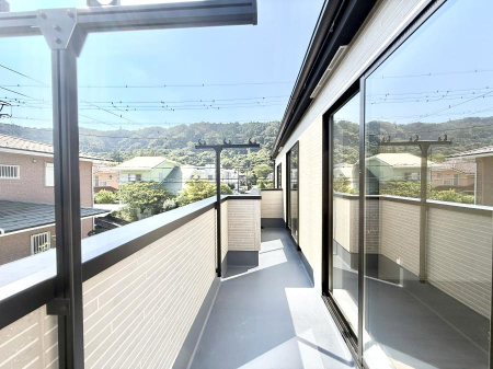 �o���R�j�[ ������ �G�߂̈ڂ낢����������J���I�ȋ�Ԃł�