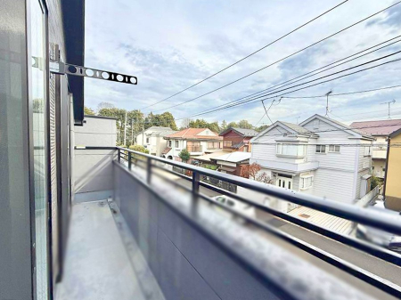 �o���R�j�[ ������ �G�߂̈ڂ낢����������J���I�ȋ�Ԃł�