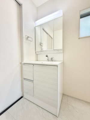 ʑEʏ 邢ʏ͖̎yłႢł