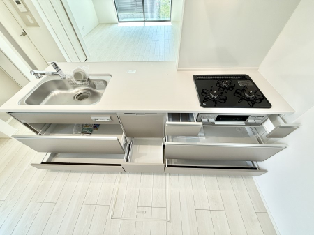 Lb` ƑƂȂAR~jP[V̏