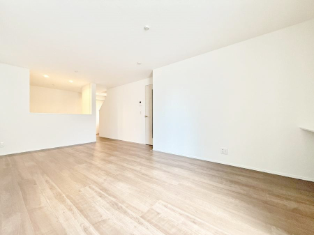 ���r���O ���������났�ƏΊ炪�W�܂�A�S���܂郊�r���O