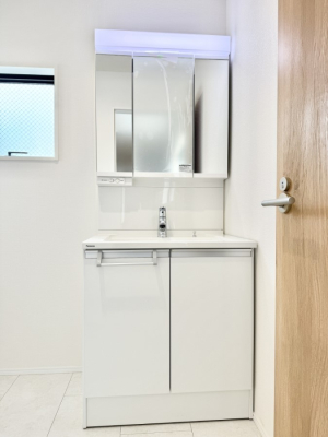 ʑEʏ 邢ʏ͖̎yłႢł