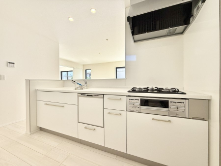 �L�b�`�� �����������������Ԃ����܂��A�Ί炠�ӂ��L�b�`��