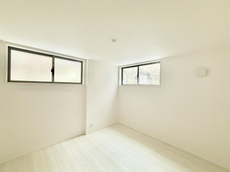 �q������ �������v���C�x�[�g��ԂƂ��ĐÂ��ŗ�������������񋟂��Ă���܂�