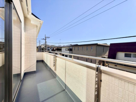 �o���R�j�[ ������ �G�߂̈ڂ낢����������J���I�ȋ�Ԃł�