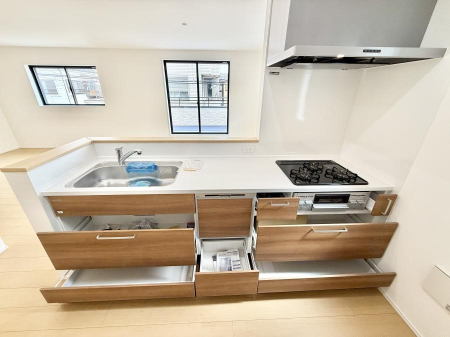 �L�b�`�� �����������������Ԃ����܂��A�Ί炠�ӂ��L�b�`��