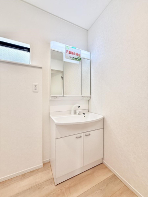 ʑEʏ Ƒ݂Ȃg₷zuł