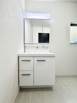 ʑEʏ 邢ʏ͖̎yłႢł