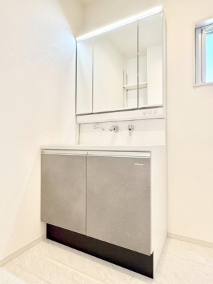 ʑEʏ Ƒ݂Ȃg₷zuł