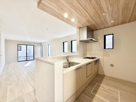 �L�b�`�� �������Ƒ����J��[�߂�A������̂���L�b�`��