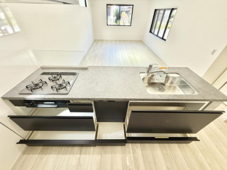 Lb` ƑƂȂAR~jP[V̏