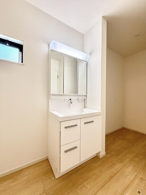 ʑEʏ 邢ʏ͖̎yłႢł