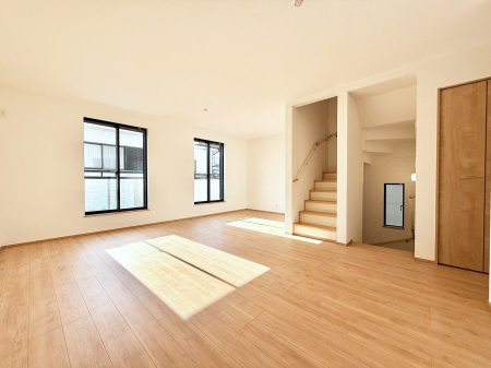 ���r���O ���������S�n�̂����A���z�̃��r���O