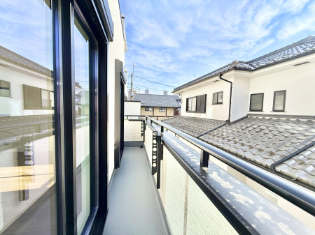 �o���R�j�[ ������ �G�߂̈ڂ낢����������J���I�ȋ�Ԃł�