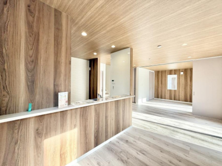 ���r���O ���������났�ƏΊ炪�W�܂�A�S���܂郊�r���O