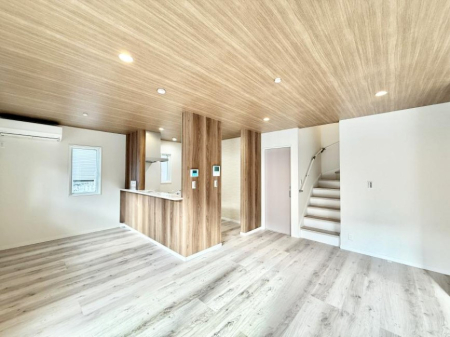 ���r���O ���������S�n�̂����A���z�̃��r���O