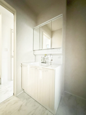 ʑEʏ 邢ʏ͖̎yłႢł