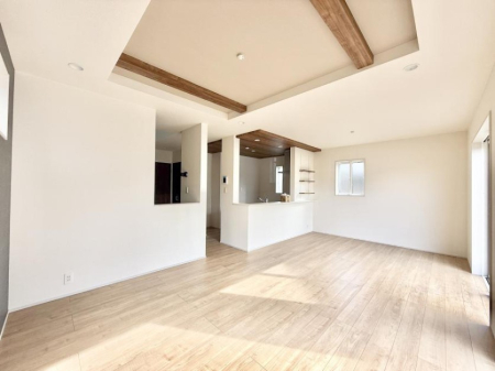 ���r���O ���������S�n�̂����A���z�̃��r���O