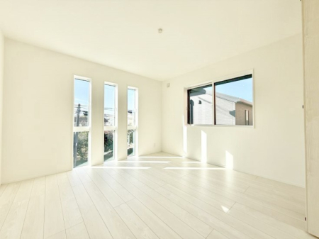 �Q�� ���������̔z�u��ʋC���̗ǂ��݌v�ŕ����̋�C�������炸�A��ɐV�N�ȋ�C������܂�