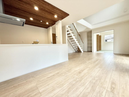 ���r���O ���������R�Ɖ�b�����܂��A�S�n�悢�ЂƂƂ�