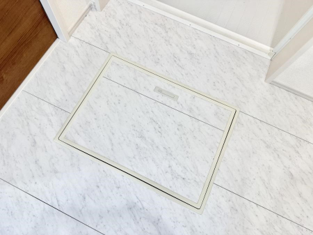 ̑ ݔBꂽ[Xy[XŉƑŜXbL