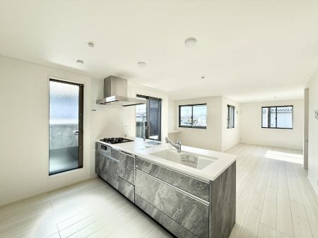 �L�b�`�� ���������y���݂ƐH�ׂ�K����͂���L�b�`��