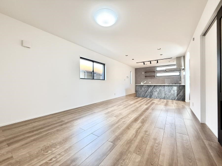 ���r���O ���������R�Ɖ�b�����܂��A�S�n�悢�ЂƂƂ�