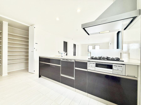 �L�b�`�� �������Ƒ����J��[�߂�A������̂���L�b�`��