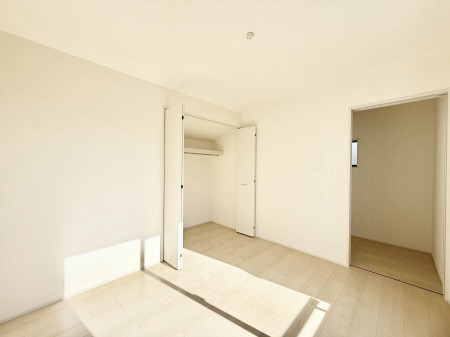 �Q�� ���������̔z�u��ʋC���̗ǂ��݌v�ŕ����̋�C�������炸�A��ɐV�N�ȋ�C������܂�