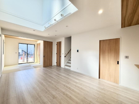 ���r���O ���������났�ƏΊ炪�W�܂�A�S���܂郊�r���O