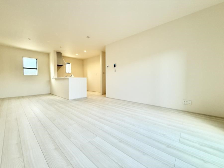 ���r���O ����