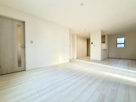 ���r���O ����