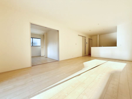 ���r���O ����