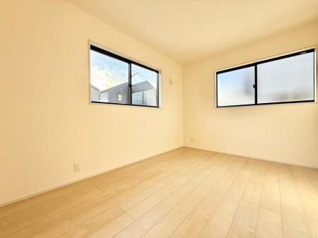 �Q�� ����