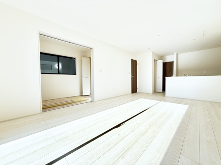 ���r���O ����