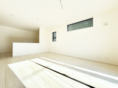 ���r���O ����