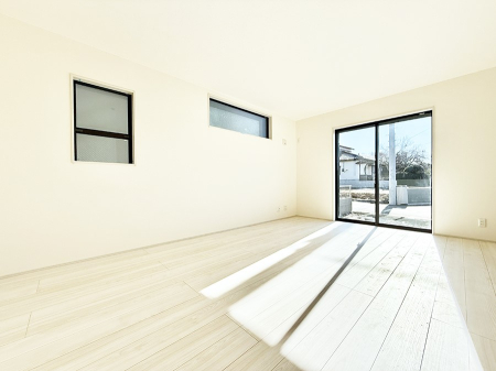 ���r���O ����