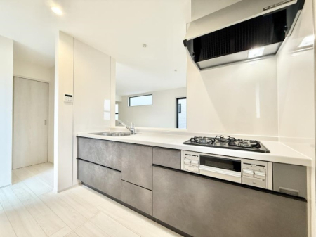 �L�b�`�� �����������������Ԃ����܂��A�Ί炠�ӂ��L�b�`��