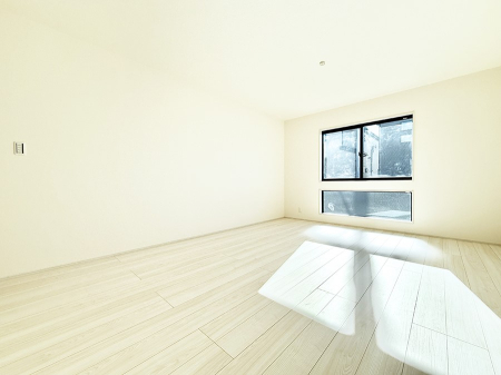 ���r���O ����