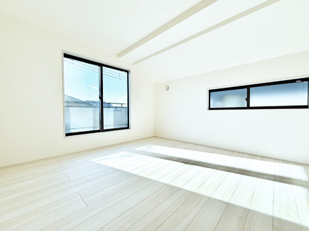 �Q�� ����