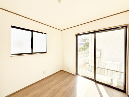 �Q�� ���������̔z�u��ʋC���̗ǂ��݌v�ŕ����̋�C�������炸�A��ɐV�N�ȋ�C������܂�