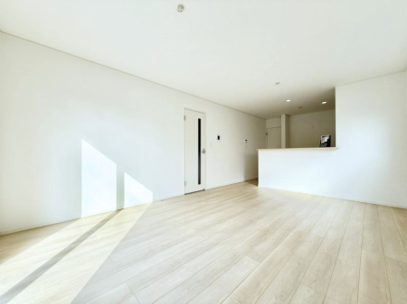 ���r���O ���������S�n�̂����A���z�̃��r���O