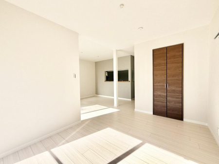 ���r���O ���������났�ƏΊ炪�W�܂�A�S���܂郊�r���O