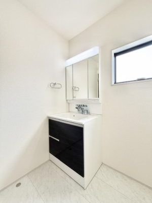 ʑEʏ Ƒ݂Ȃg₷zuł