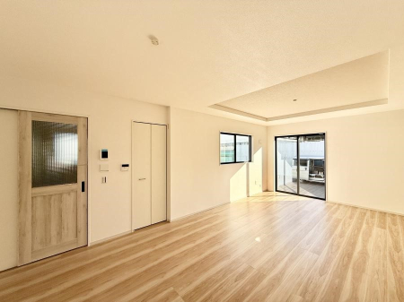 ���r���O ���������S�n�̂����A���z�̃��r���O