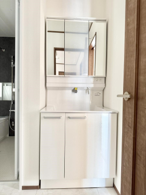 ʑEʏ 邢ʏ͖̎yłႢł