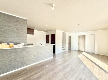 ���r���O ���������S�n�̂����A���z�̃��r���O